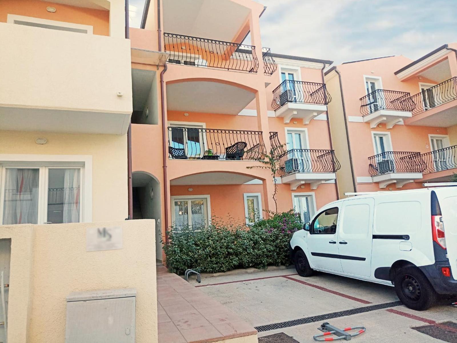 דירות לה מדלנה Casa Dei Fiori Blu מראה חיצוני תמונה